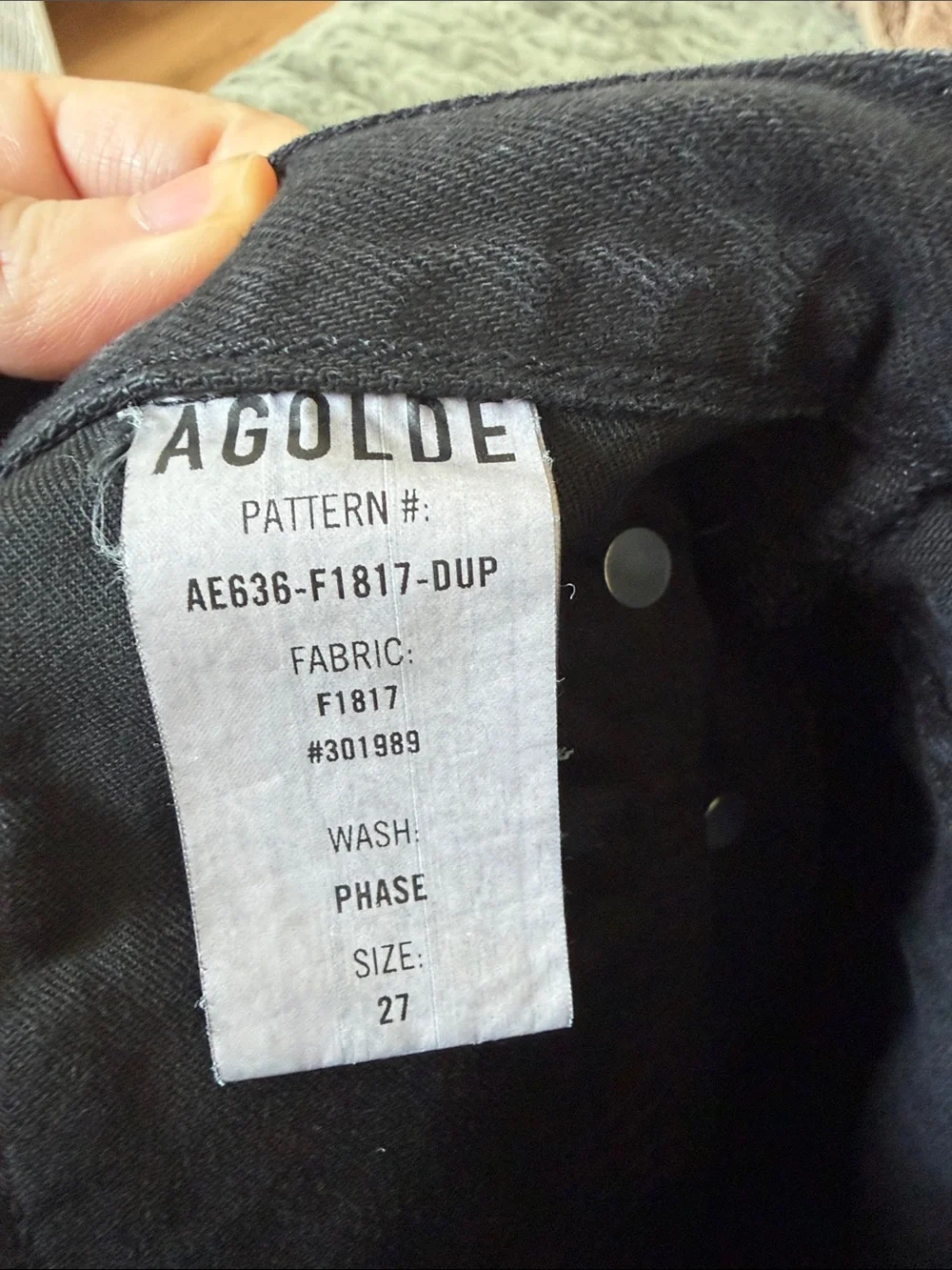 AGOLDE Parker Long Jean Shorts in Phase Black sz 27 4.5